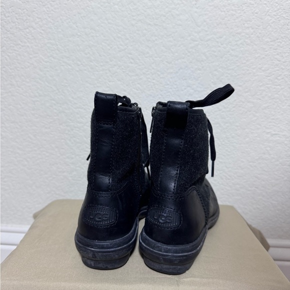 UGG Women's/Girls Hapsburg Laces & Zipper Black Leather Boots - Size 5.5 - Picture 5 of 10